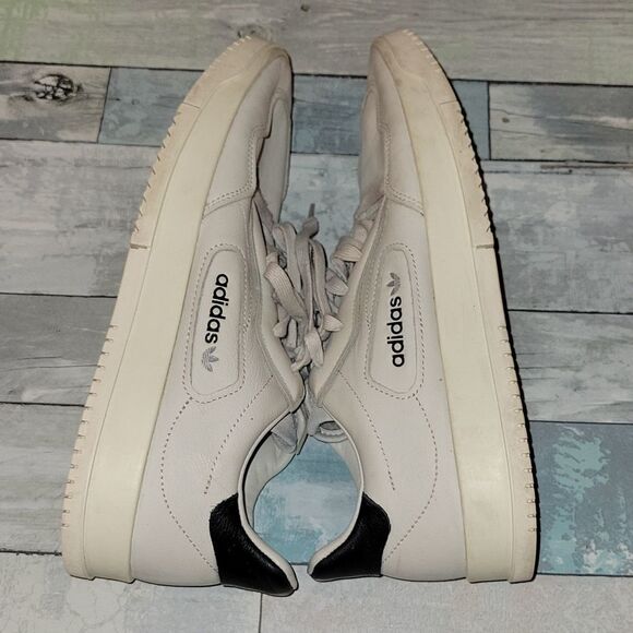 Adidas Sneakers sz 10 - Picture 4 of 6